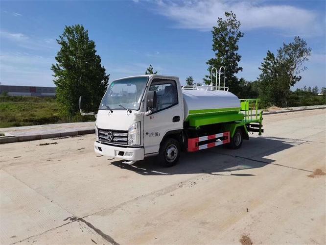 東風D9康機210馬力15方灑水車 服務周到的城市清潔先鋒